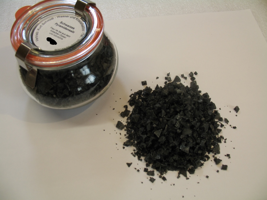 Bild von Schwarzes Pyramidensalz  100 g Dekorsalz